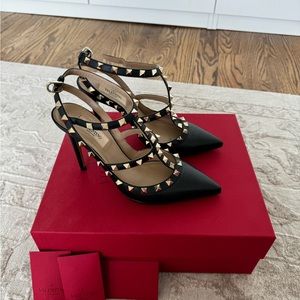 Like New Valentino Rockstud Heels